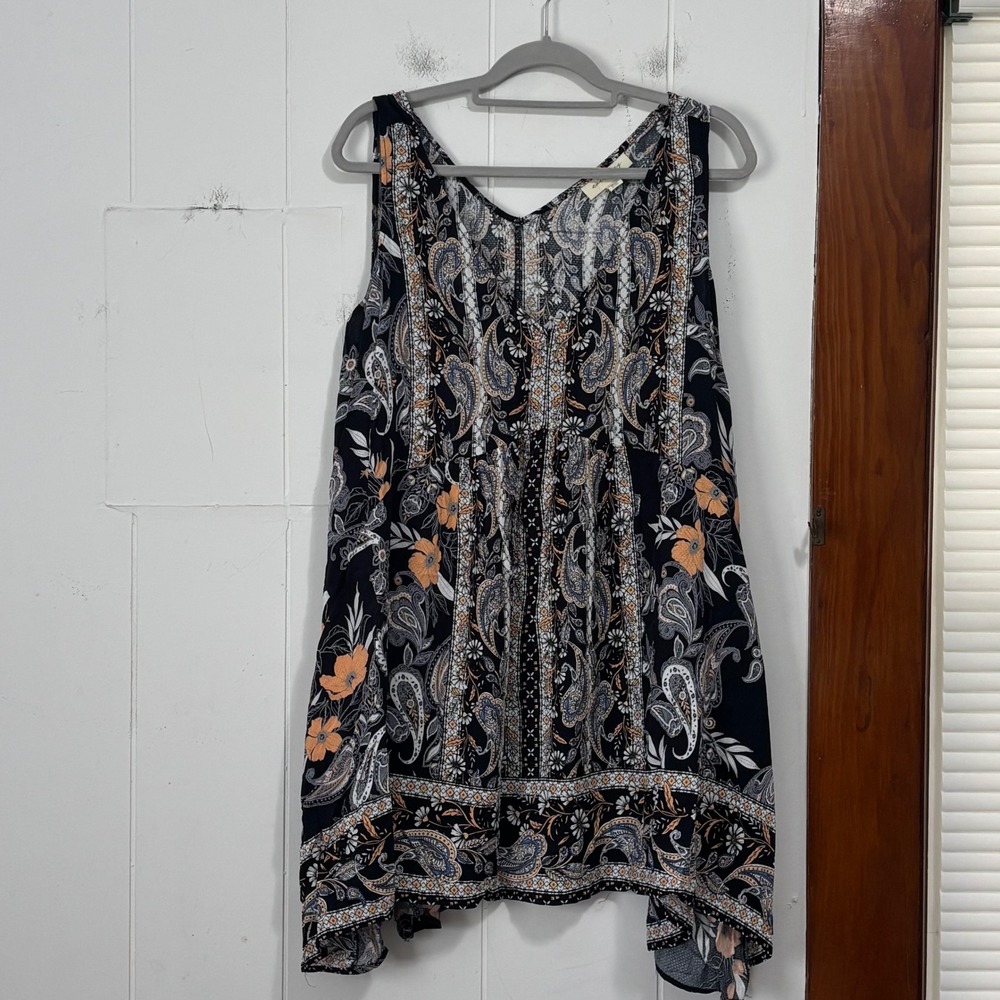 Aveology Plus Size 18/20 Paisley Floral Sharkbite Hem Sleeveless Tunic Top